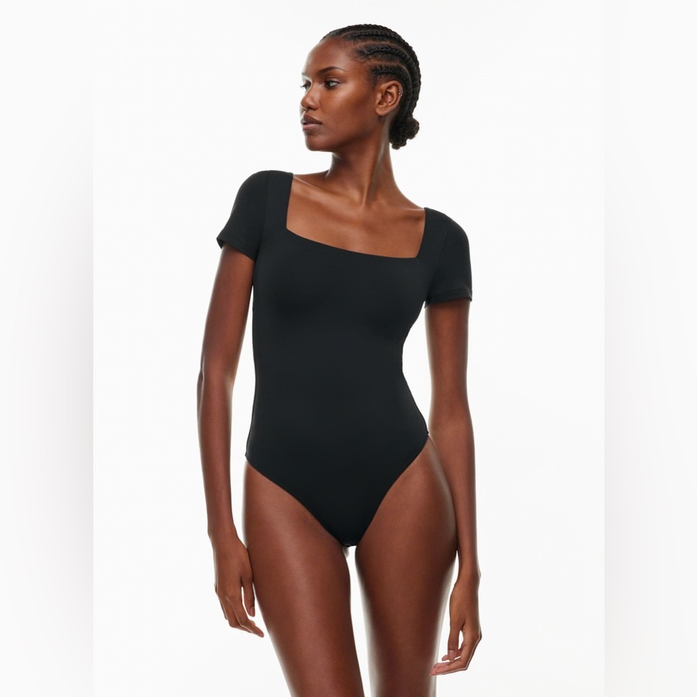 Aritzia Babaton Contour Squareneck Shortsleeve Bodysuit Black Size Large